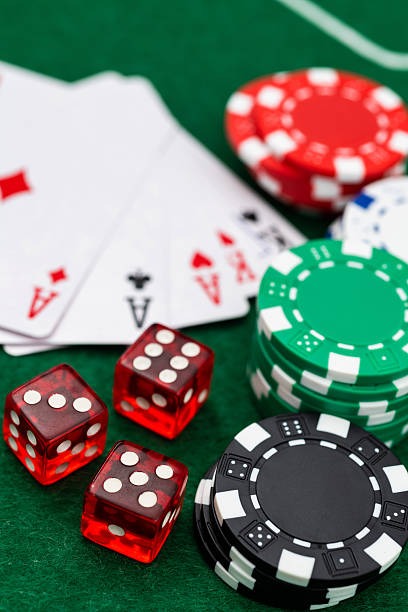 gerakan live Baccarat dealer studio with multi-camera setup